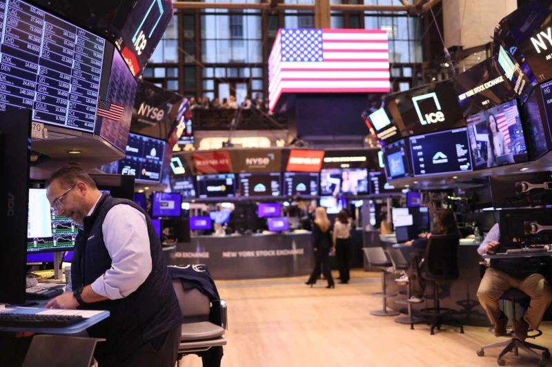 Dow Jones Today: Stock Futures Little Changed as Investors Digest Flurry of Earnings Reports